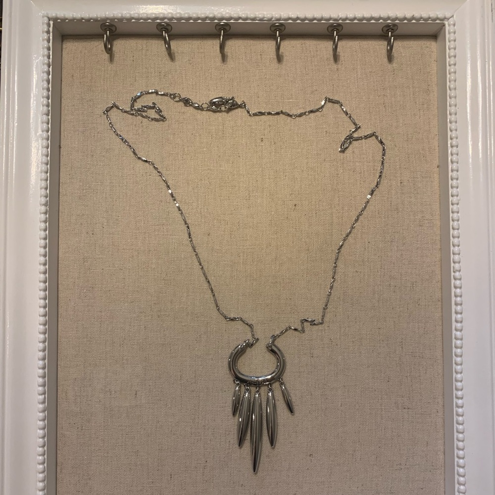 Silver Stella & Dot pendant necklace
